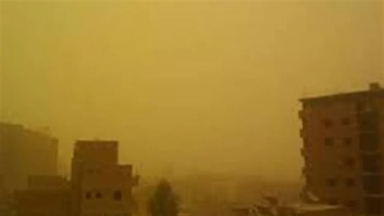 انخفاض الرؤية والأتربة المثارة: تحذيرات الأرصاد للمواطنين لمواجهة طقس الاثنين المتقلب